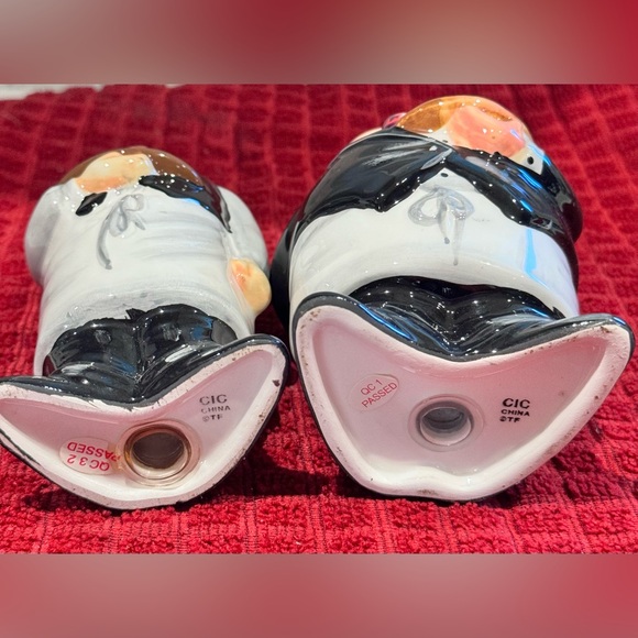 Never used “Dinner is Served” Butler Salt & Pepper Shakers Collectible Kitchen - Picture 4 of 4